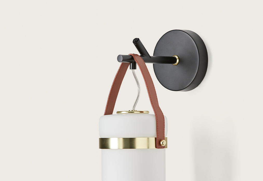 Almon- Wall Lamp