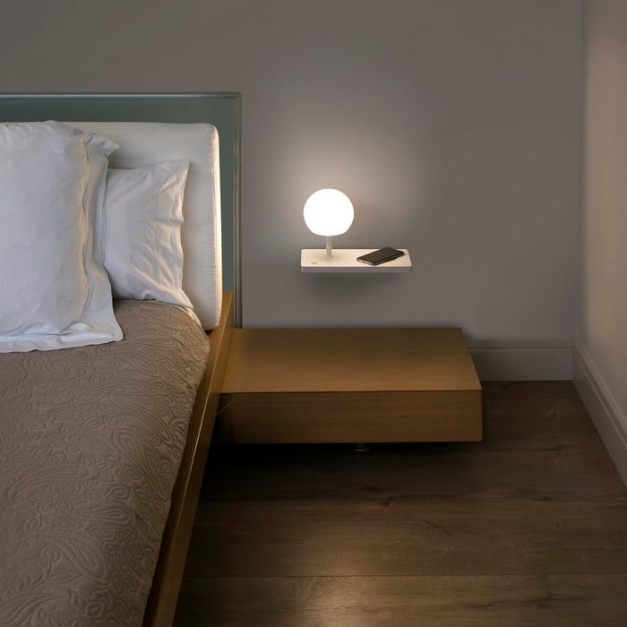 NIKO PC Right White Wall Lamp – Indoor LED Wall Lamp with Wireless Charger (Nahtrang, Faro Barcelona)