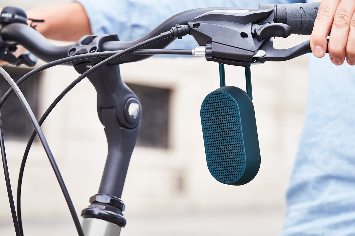 MINO T -Bluetooth speaker with integrated carabiner